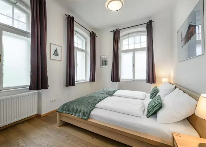 Benedikt 巴德加斯坦